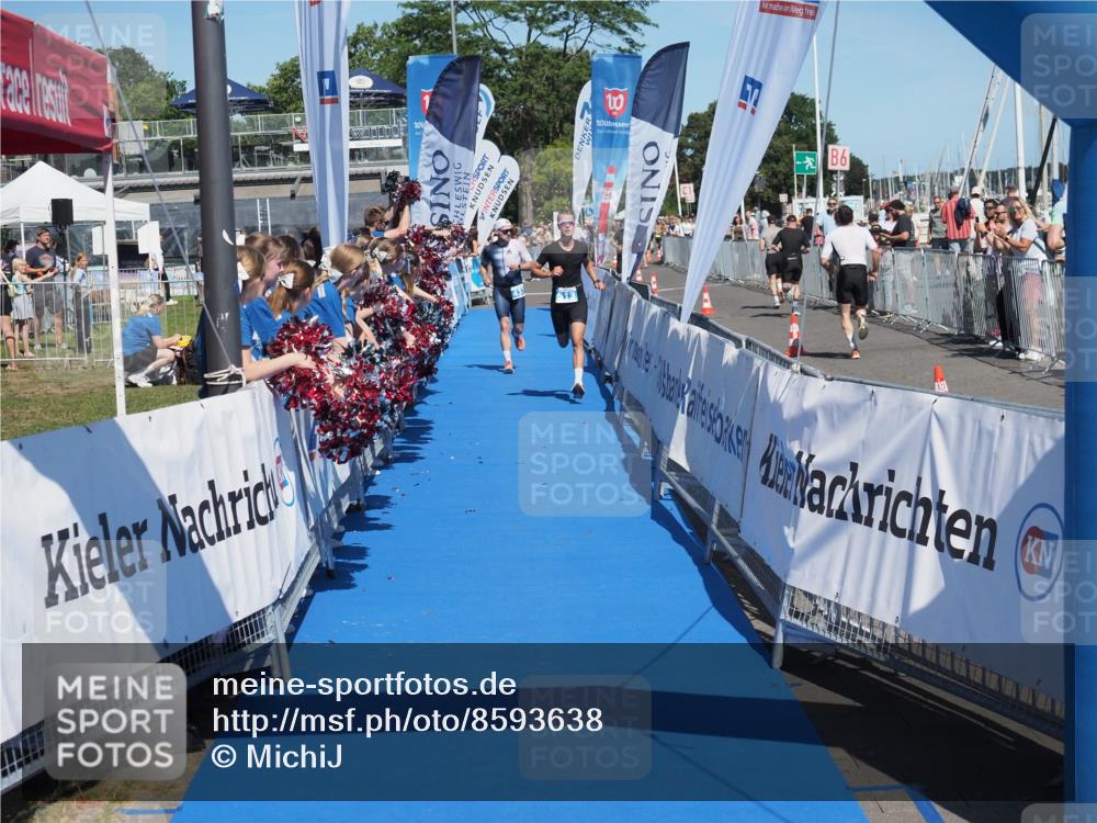 17.08.2025 - KN Förde Triathlon 2025 MichiJ http://msf.ph/oto/8593638 17.08.2025 13:54:06 Laufen 437, 513 meine-sportfotos.de