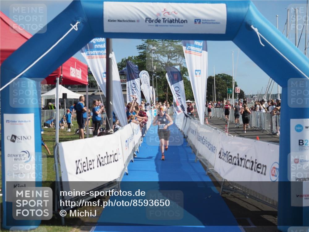 17.08.2025 - KN Förde Triathlon 2025 MichiJ http://msf.ph/oto/8593650 17.08.2025 10:37:07 Laufen 111, 185, 250 meine-sportfotos.de