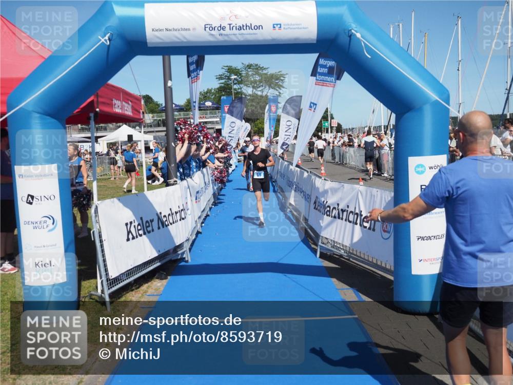 17.08.2025 - KN Förde Triathlon 2025 MichiJ http://msf.ph/oto/8593719 17.08.2025 13:54:07 Laufen 437, 513 meine-sportfotos.de