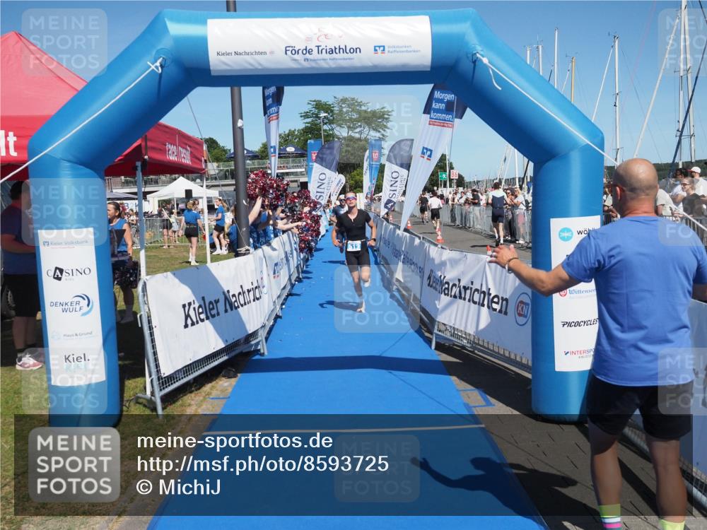 17.08.2025 - KN Förde Triathlon 2025 MichiJ http://msf.ph/oto/8593725 17.08.2025 13:54:07 Laufen 437, 513 meine-sportfotos.de