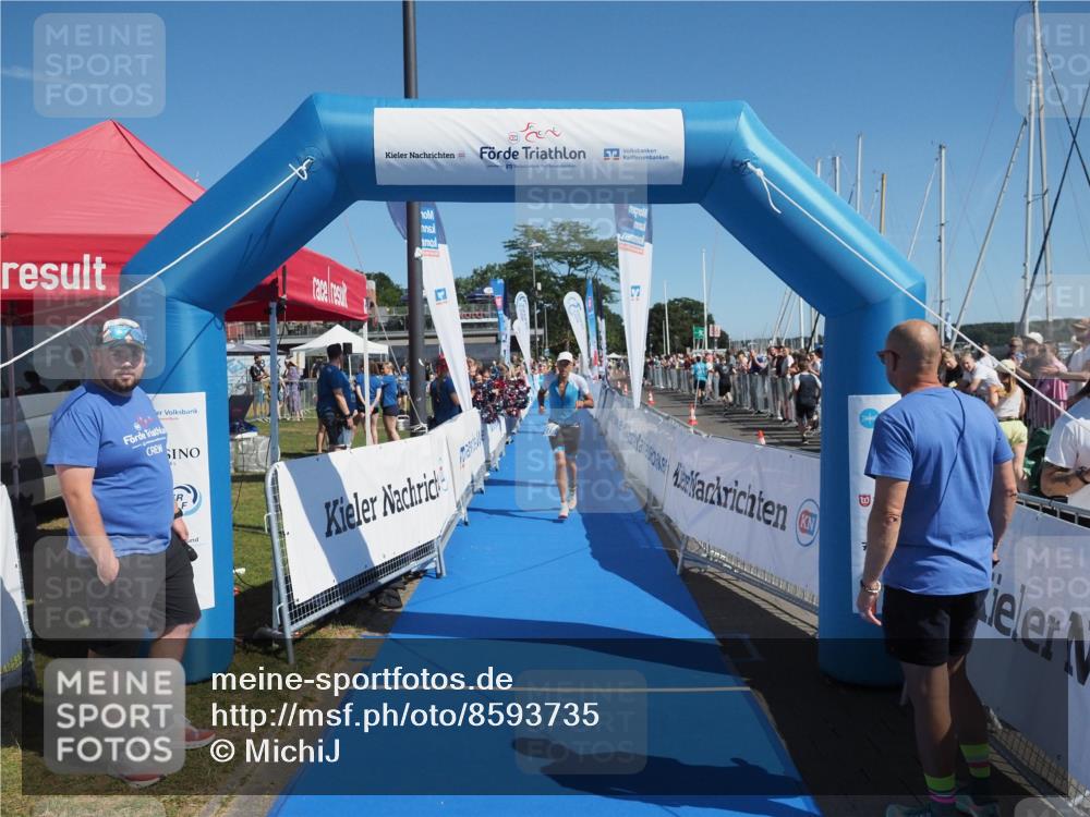 17.08.2025 - KN Förde Triathlon 2025 MichiJ http://msf.ph/oto/8593735 17.08.2025 12:01:13 Laufen 275, 287 meine-sportfotos.de