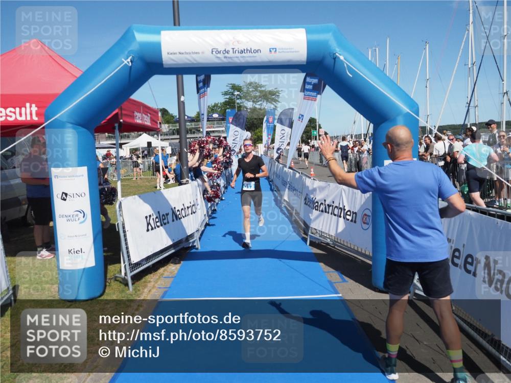 17.08.2025 - KN Förde Triathlon 2025 MichiJ http://msf.ph/oto/8593752 17.08.2025 13:54:08 Laufen 437, 513 meine-sportfotos.de