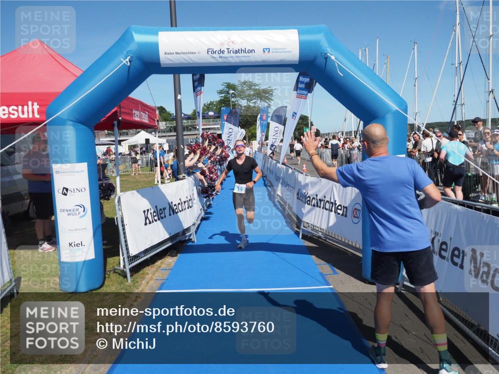 17.08.2025 - KN Förde Triathlon 2025 MichiJ http://msf.ph/oto/8593760 17.08.2025 13:54:08 Laufen 437, 513 meine-sportfotos.de