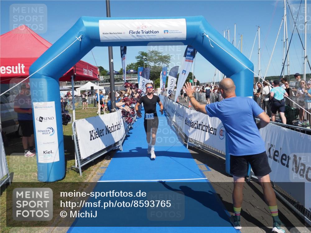 17.08.2025 - KN Förde Triathlon 2025 MichiJ http://msf.ph/oto/8593765 17.08.2025 13:54:08 Laufen 437, 513 meine-sportfotos.de
