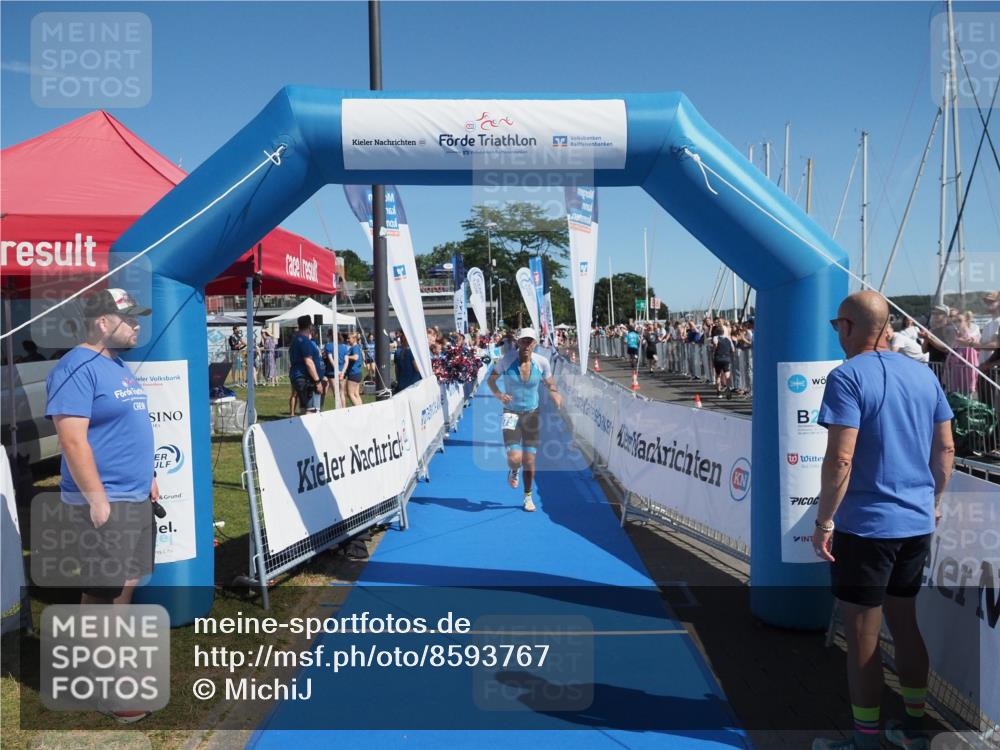 17.08.2025 - KN Förde Triathlon 2025 MichiJ http://msf.ph/oto/8593767 17.08.2025 12:01:13 Laufen 275, 287 meine-sportfotos.de