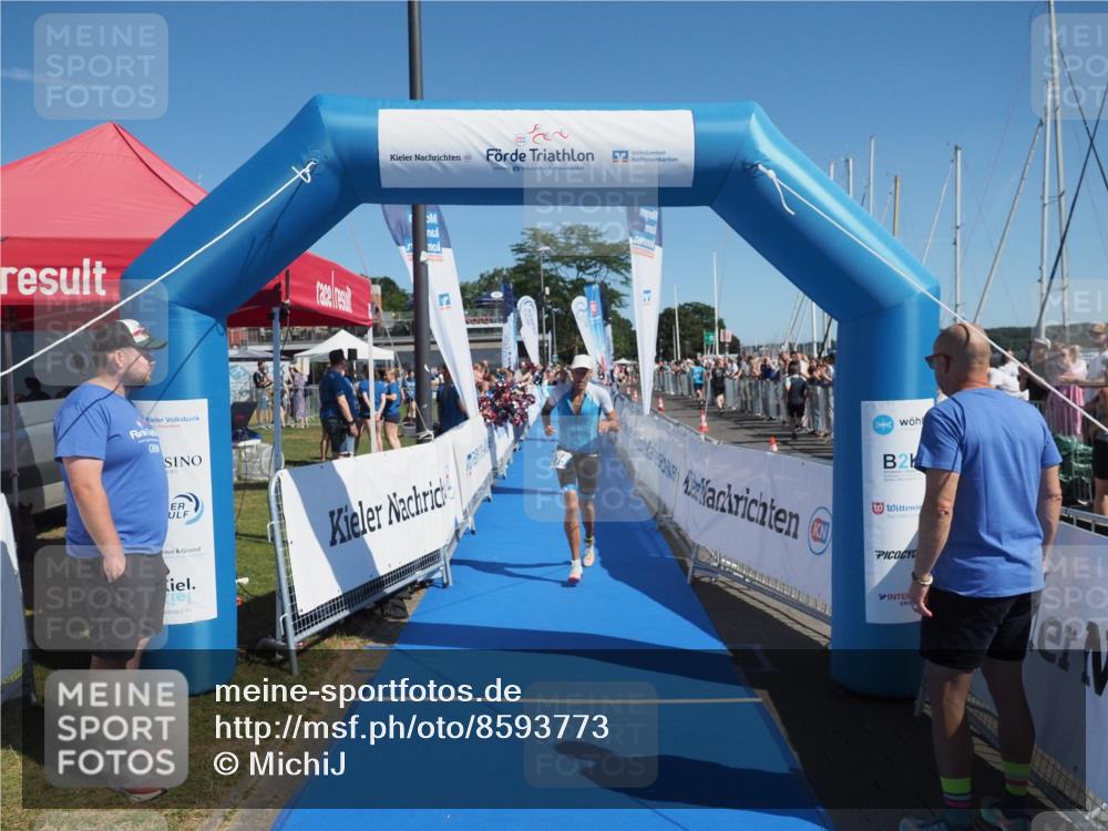 17.08.2025 - KN Förde Triathlon 2025 MichiJ http://msf.ph/oto/8593773 17.08.2025 12:01:13 Laufen 275, 287 meine-sportfotos.de