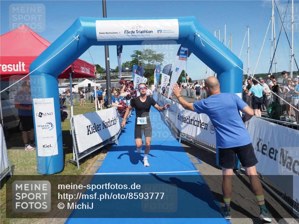 17.08.2025 - KN Förde Triathlon 2025 MichiJ http://msf.ph/oto/8593777 17.08.2025 13:54:08 Laufen 437, 513 meine-sportfotos.de