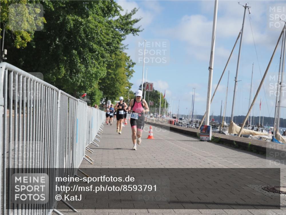 17.08.2025 - KN Förde Triathlon 2025 KatJ http://msf.ph/oto/8593791 17.08.2025 10:21:52 Laufen 120, 195, 250 meine-sportfotos.de