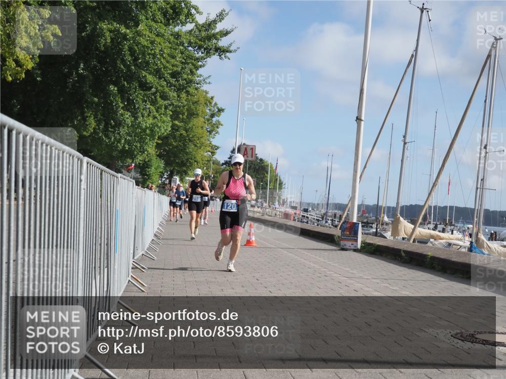 17.08.2025 - KN Förde Triathlon 2025 KatJ http://msf.ph/oto/8593806 17.08.2025 10:21:52 Laufen 120, 195, 250 meine-sportfotos.de
