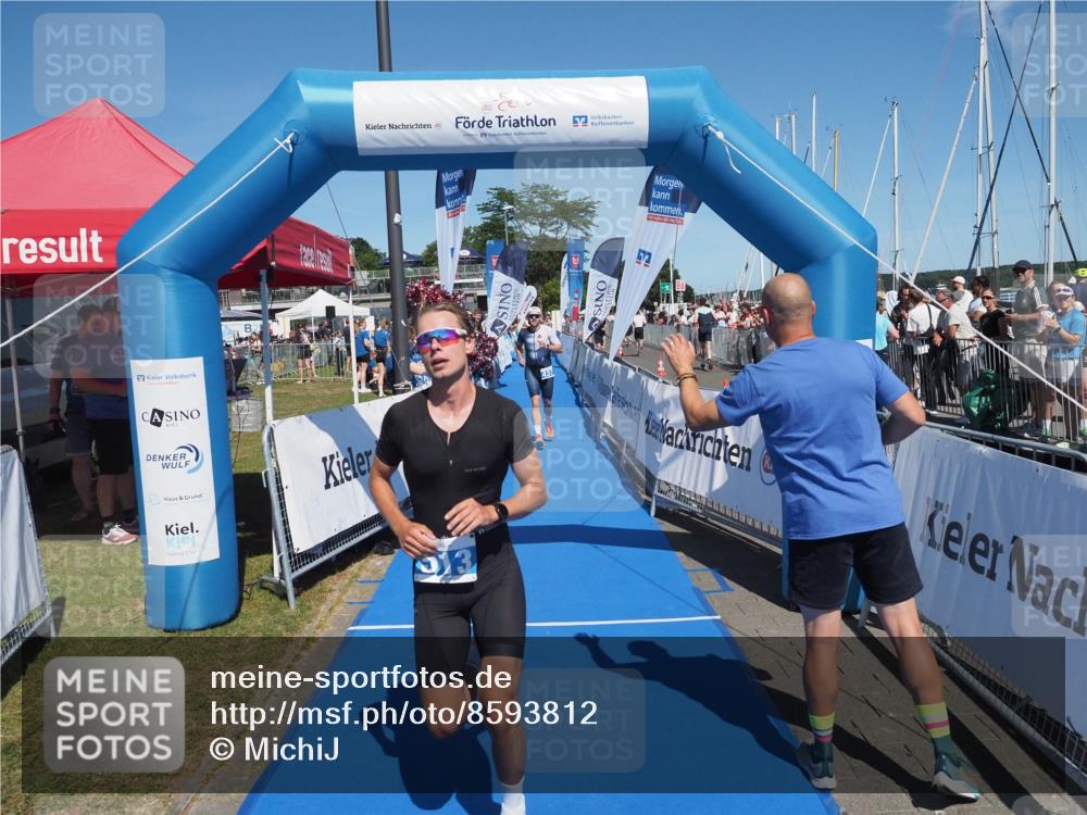 17.08.2025 - KN Förde Triathlon 2025 MichiJ http://msf.ph/oto/8593812 17.08.2025 13:54:09 Laufen 437, 513 meine-sportfotos.de