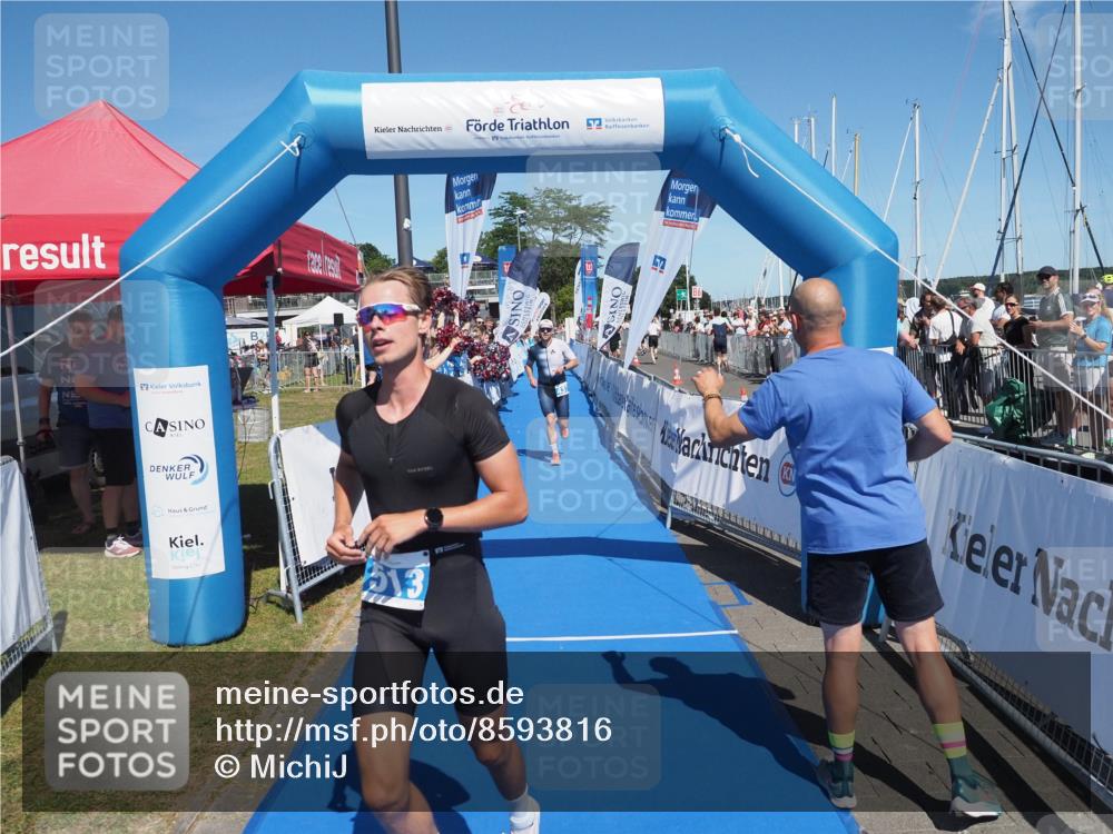 17.08.2025 - KN Förde Triathlon 2025 MichiJ http://msf.ph/oto/8593816 17.08.2025 13:54:09 Laufen 437, 513 meine-sportfotos.de