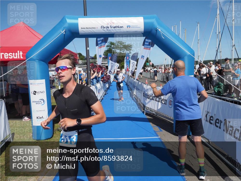 17.08.2025 - KN Förde Triathlon 2025 MichiJ http://msf.ph/oto/8593824 17.08.2025 13:54:09 Laufen 437, 513 meine-sportfotos.de