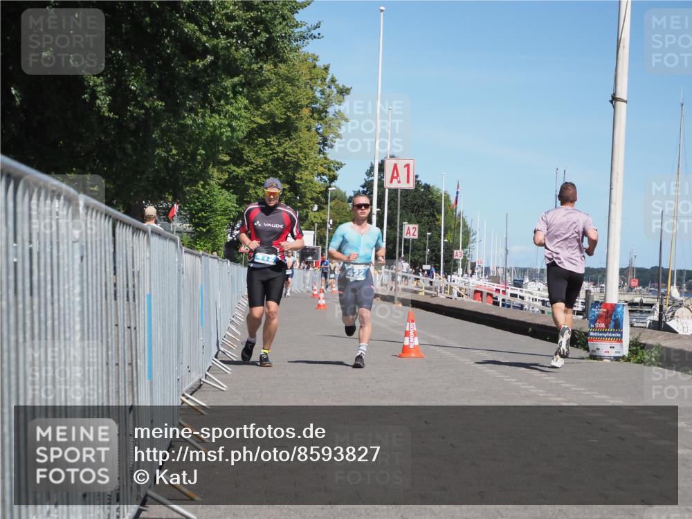 17.08.2025 - KN Förde Triathlon 2025 KatJ http://msf.ph/oto/8593827 17.08.2025 13:39:43 Laufen 412, 422 meine-sportfotos.de