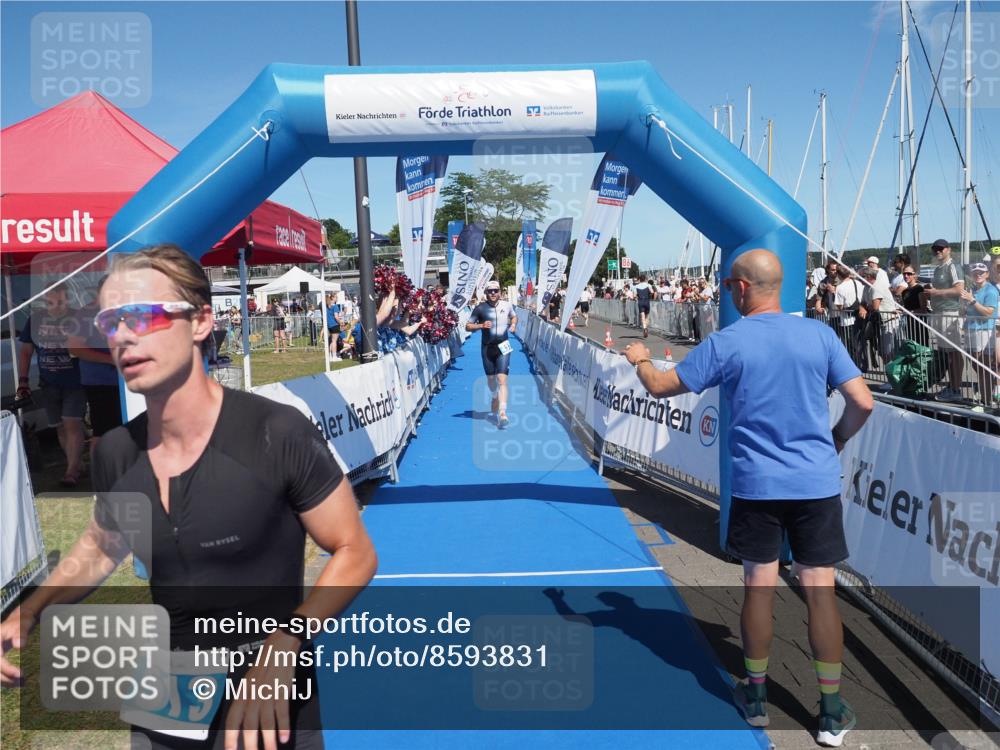 17.08.2025 - KN Förde Triathlon 2025 MichiJ http://msf.ph/oto/8593831 17.08.2025 13:54:09 Laufen 437, 513 meine-sportfotos.de