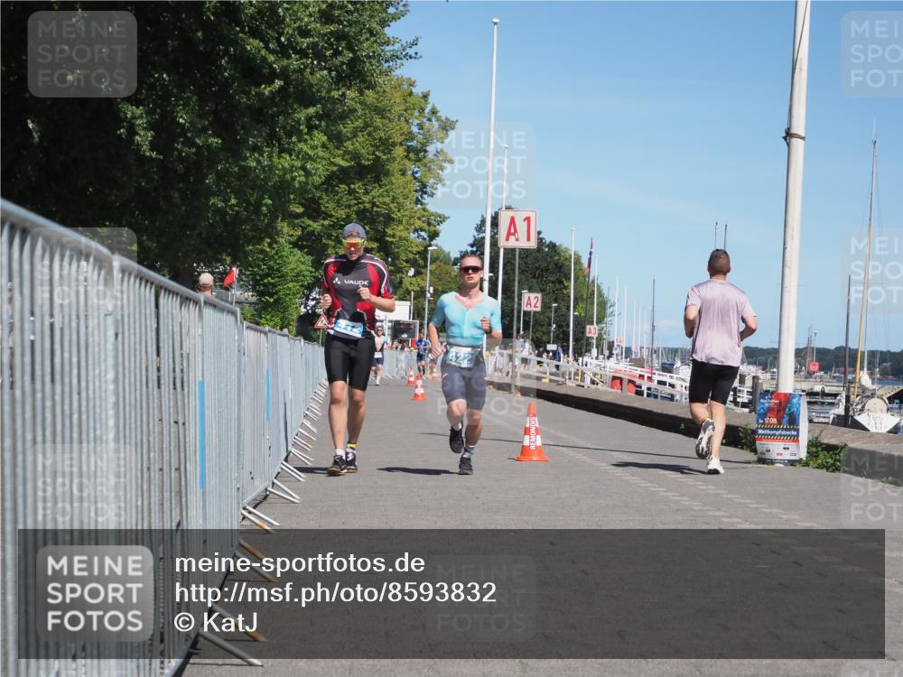 17.08.2025 - KN Förde Triathlon 2025 KatJ http://msf.ph/oto/8593832 17.08.2025 13:39:44 Laufen 412, 422 meine-sportfotos.de