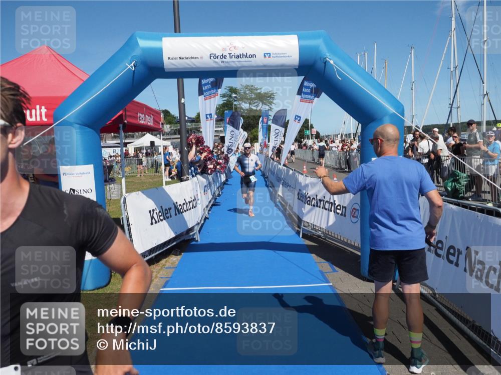 17.08.2025 - KN Förde Triathlon 2025 MichiJ http://msf.ph/oto/8593837 17.08.2025 13:54:09 Laufen 437, 513 meine-sportfotos.de