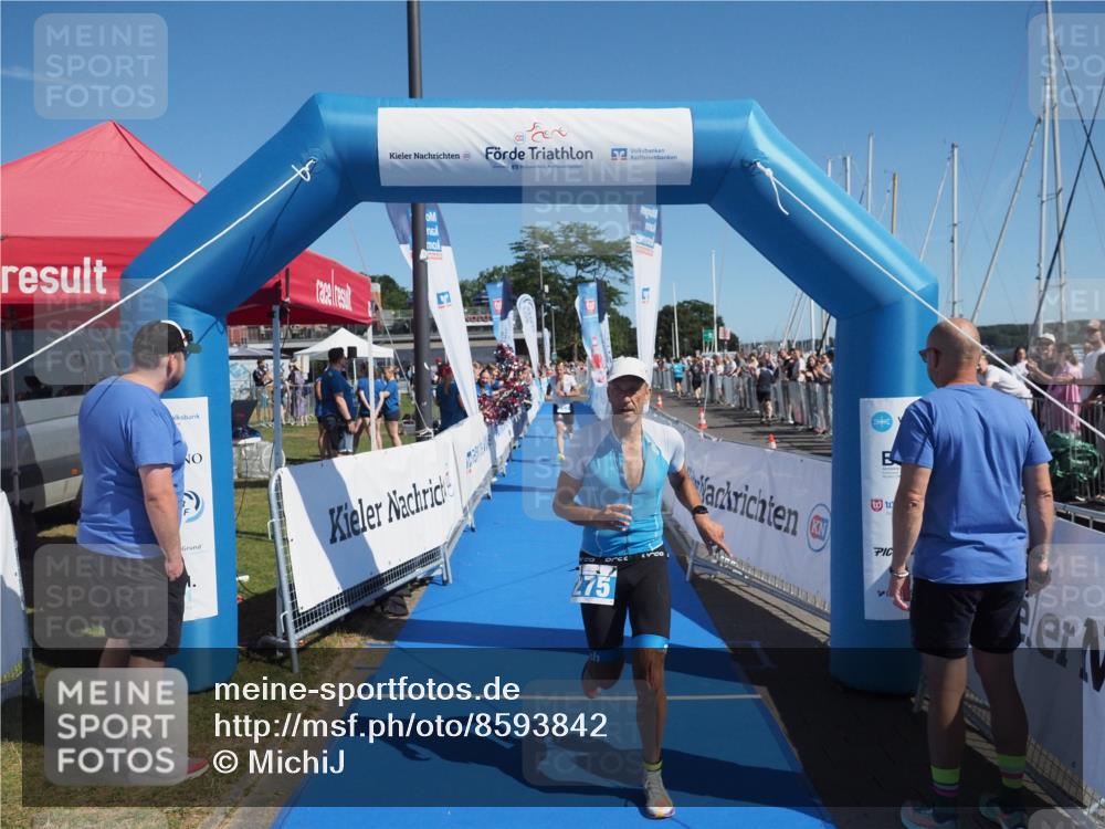 17.08.2025 - KN Förde Triathlon 2025 MichiJ http://msf.ph/oto/8593842 17.08.2025 12:01:15 Laufen 275, 287 meine-sportfotos.de
