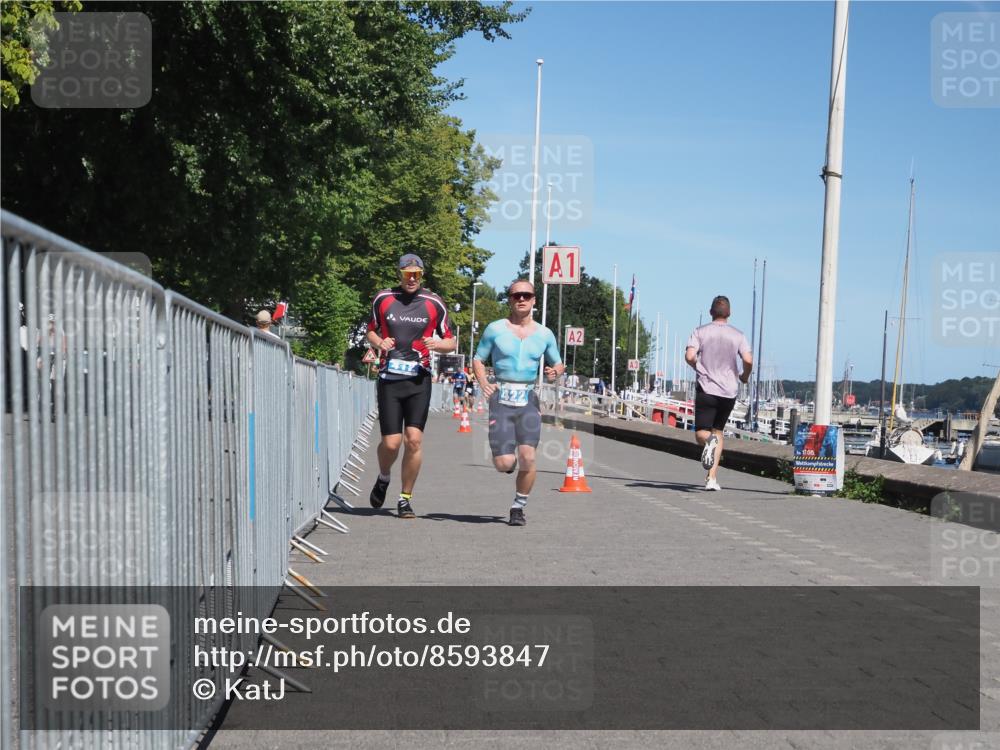 17.08.2025 - KN Förde Triathlon 2025 KatJ http://msf.ph/oto/8593847 17.08.2025 13:39:44 Laufen 412, 422 meine-sportfotos.de