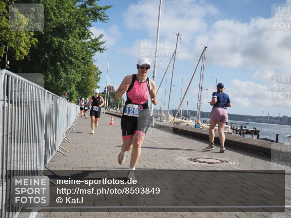 17.08.2025 - KN Förde Triathlon 2025 KatJ http://msf.ph/oto/8593849 17.08.2025 10:21:55 Laufen 120, 126, 148, 153, 224, 250 meine-sportfotos.de