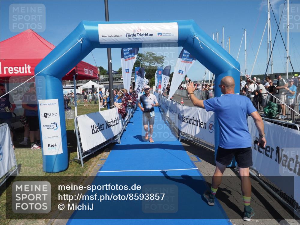 17.08.2025 - KN Förde Triathlon 2025 MichiJ http://msf.ph/oto/8593857 17.08.2025 13:54:10 Laufen 437, 513 meine-sportfotos.de