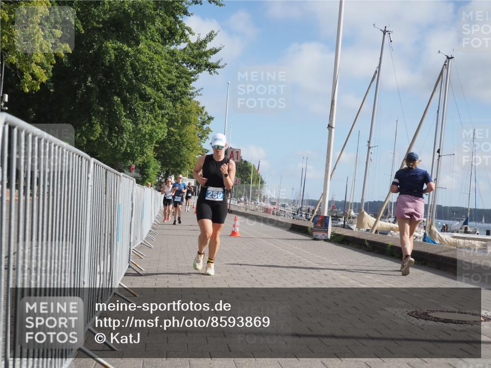 17.08.2025 - KN Förde Triathlon 2025 KatJ http://msf.ph/oto/8593869 17.08.2025 10:21:56 Laufen 120, 126, 148, 153, 224, 250 meine-sportfotos.de