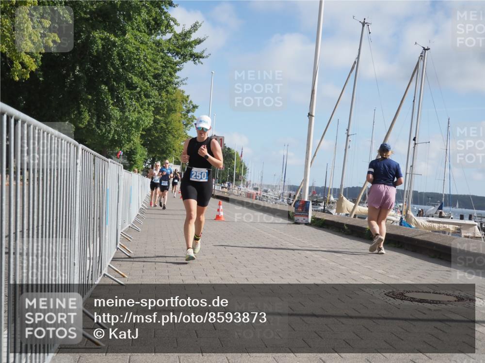 17.08.2025 - KN Förde Triathlon 2025 KatJ http://msf.ph/oto/8593873 17.08.2025 10:21:56 Laufen 120, 126, 148, 153, 224, 250 meine-sportfotos.de