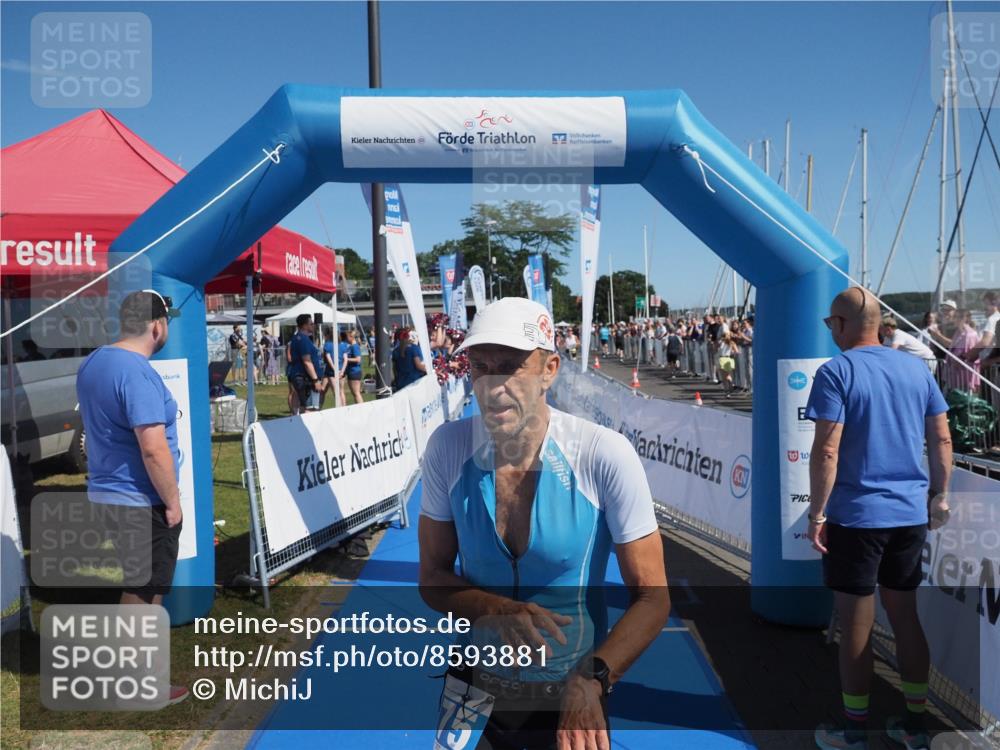 17.08.2025 - KN Förde Triathlon 2025 MichiJ http://msf.ph/oto/8593881 17.08.2025 12:01:16 Laufen 275, 287 meine-sportfotos.de