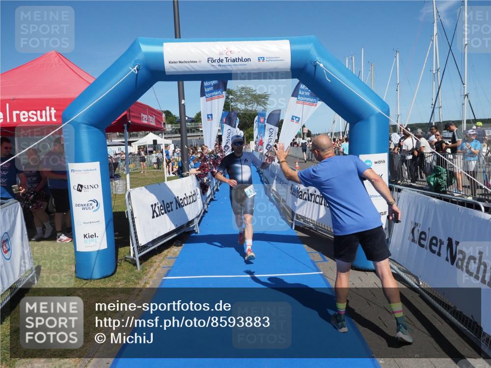 17.08.2025 - KN Förde Triathlon 2025 MichiJ http://msf.ph/oto/8593883 17.08.2025 13:54:11 Laufen 437, 513 meine-sportfotos.de