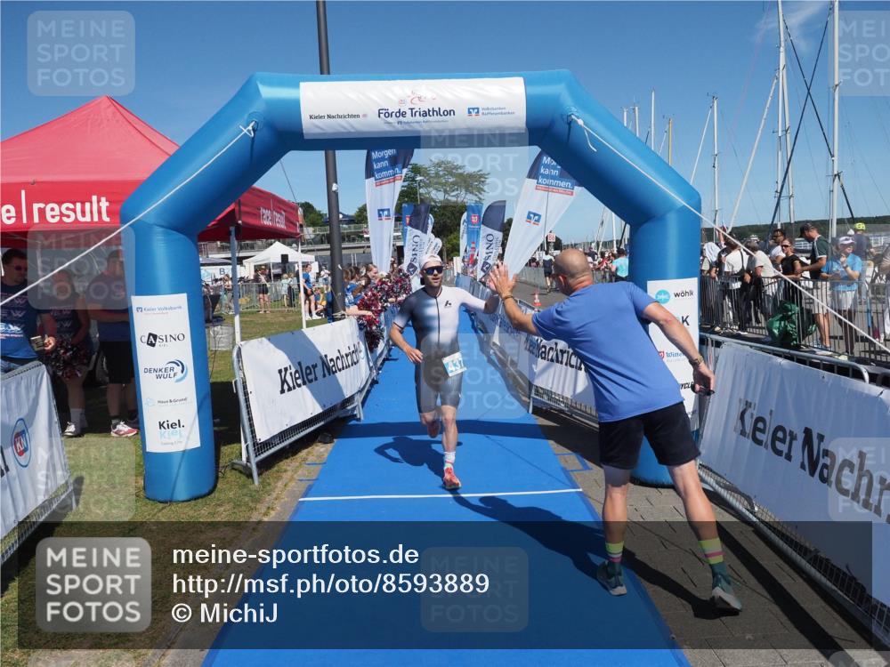 17.08.2025 - KN Förde Triathlon 2025 MichiJ http://msf.ph/oto/8593889 17.08.2025 13:54:11 Laufen 437, 513 meine-sportfotos.de