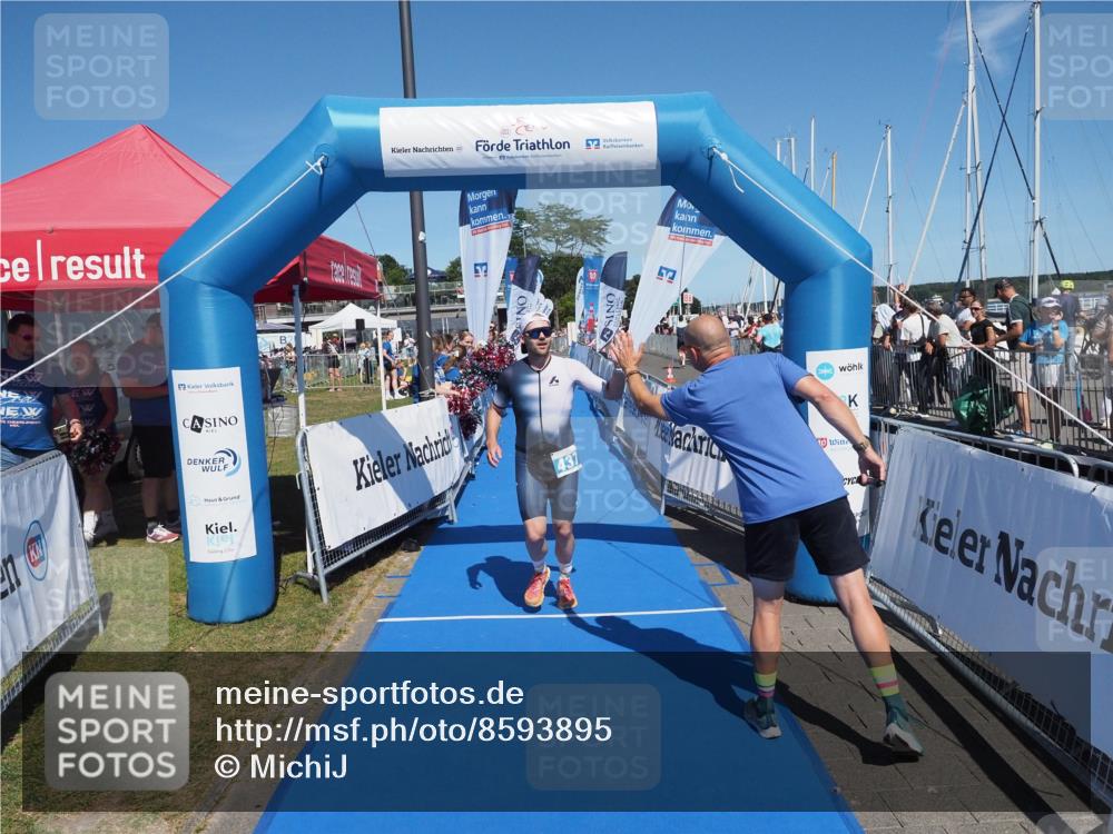 17.08.2025 - KN Förde Triathlon 2025 MichiJ http://msf.ph/oto/8593895 17.08.2025 13:54:11 Laufen 437, 513 meine-sportfotos.de