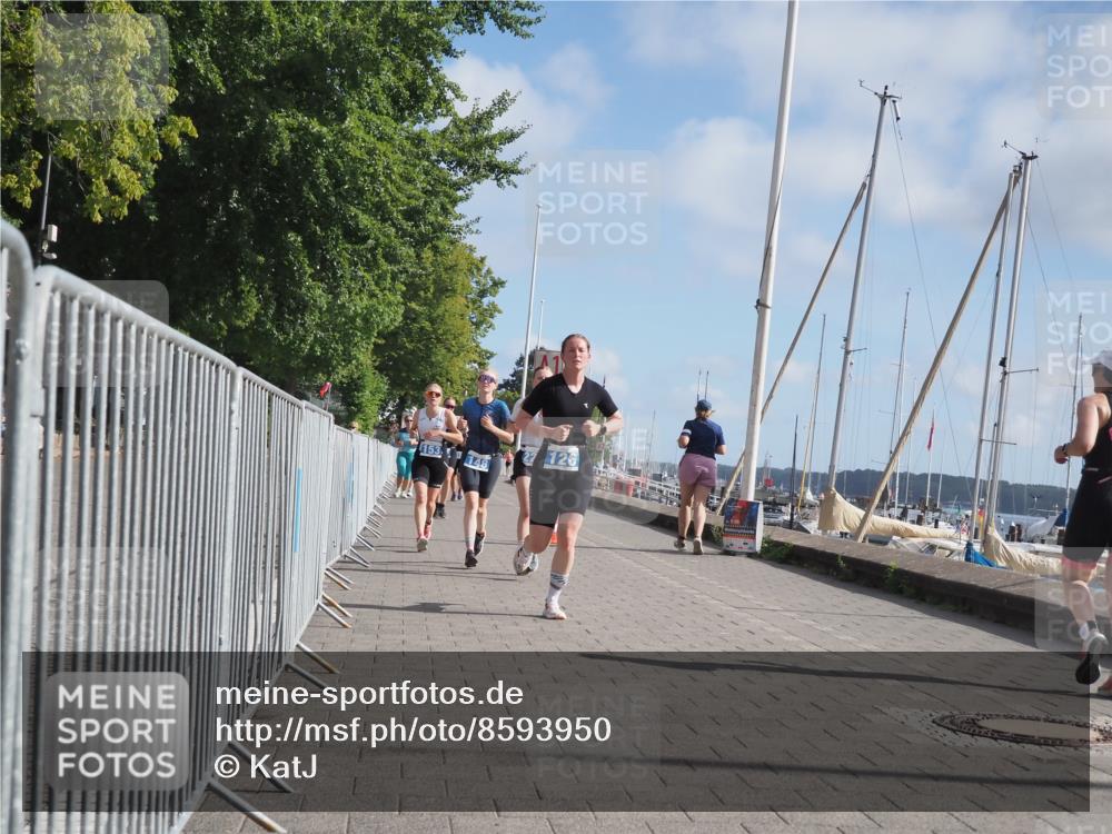 17.08.2025 - KN Förde Triathlon 2025 KatJ http://msf.ph/oto/8593950 17.08.2025 10:22:00 Laufen 126, 147, 148, 153, 166, 224, 250 meine-sportfotos.de