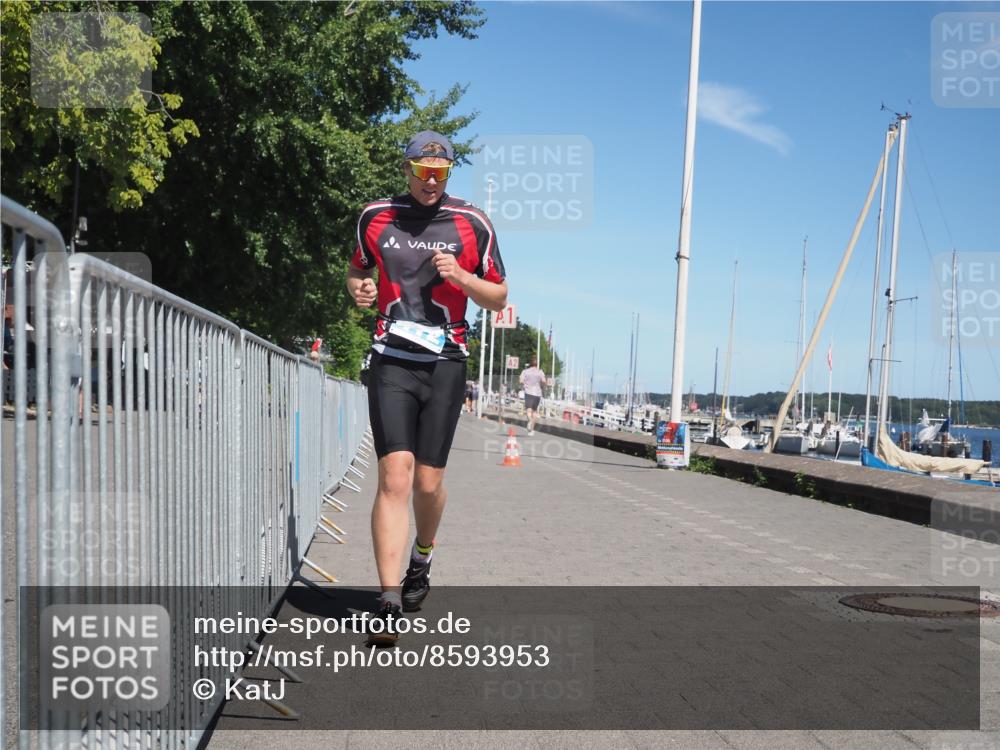 17.08.2025 - KN Förde Triathlon 2025 KatJ http://msf.ph/oto/8593953 17.08.2025 13:39:48 Laufen 412, 422 meine-sportfotos.de