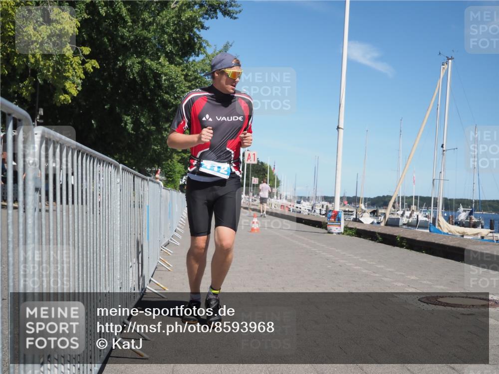 17.08.2025 - KN Förde Triathlon 2025 KatJ http://msf.ph/oto/8593968 17.08.2025 13:39:49 Laufen 412, 422 meine-sportfotos.de