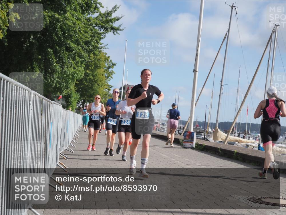 17.08.2025 - KN Förde Triathlon 2025 KatJ http://msf.ph/oto/8593970 17.08.2025 10:22:01 Laufen 126, 147, 148, 153, 166, 224, 250 meine-sportfotos.de