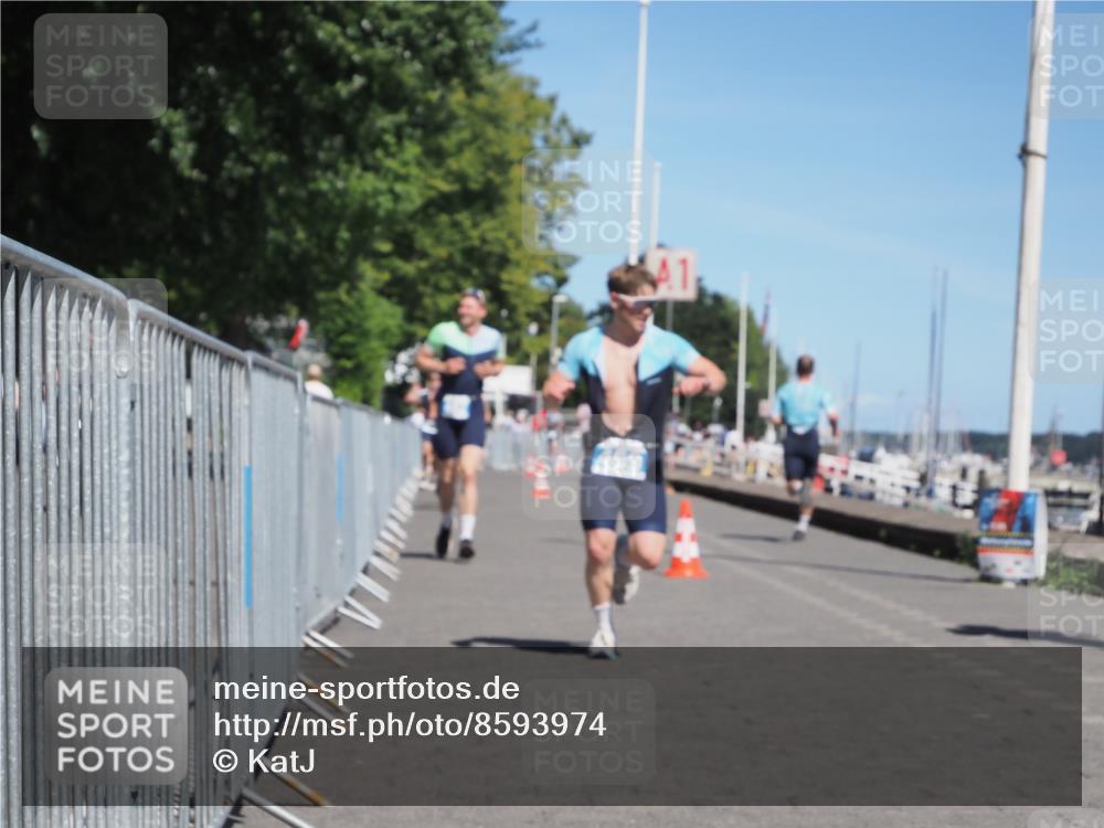 17.08.2025 - KN Förde Triathlon 2025 KatJ http://msf.ph/oto/8593974 17.08.2025 13:39:57 Laufen 469, 480, 482, 493 meine-sportfotos.de