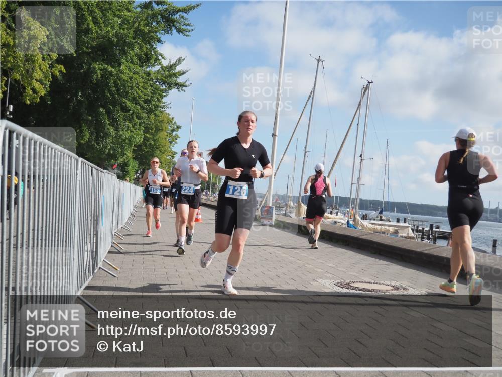 17.08.2025 - KN Förde Triathlon 2025 KatJ http://msf.ph/oto/8593997 17.08.2025 10:22:01 Laufen 126, 147, 148, 153, 166, 224, 250 meine-sportfotos.de