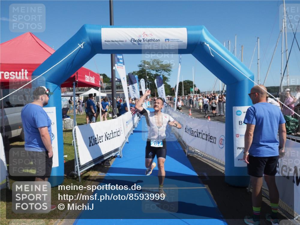 17.08.2025 - KN Förde Triathlon 2025 MichiJ http://msf.ph/oto/8593999 17.08.2025 12:01:18 Laufen 275, 287 meine-sportfotos.de
