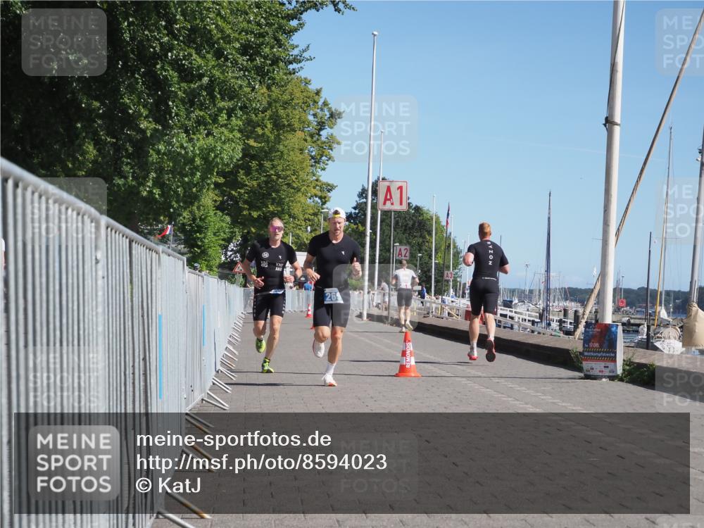 17.08.2025 - KN Förde Triathlon 2025 KatJ http://msf.ph/oto/8594023 17.08.2025 11:39:29 Laufen 265, 267 meine-sportfotos.de