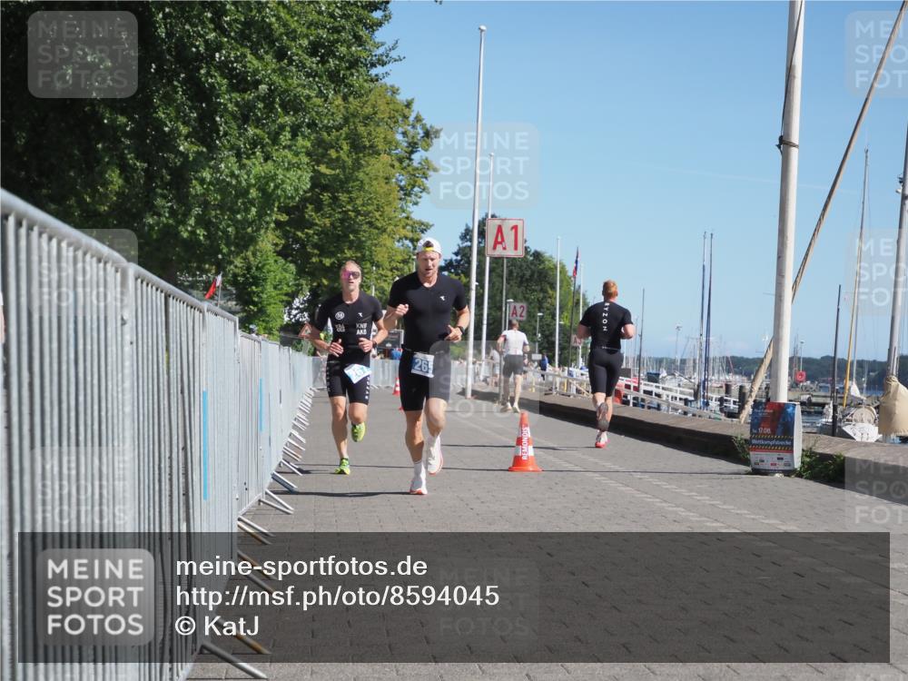 17.08.2025 - KN Förde Triathlon 2025 KatJ http://msf.ph/oto/8594045 17.08.2025 11:39:29 Laufen 265, 267 meine-sportfotos.de