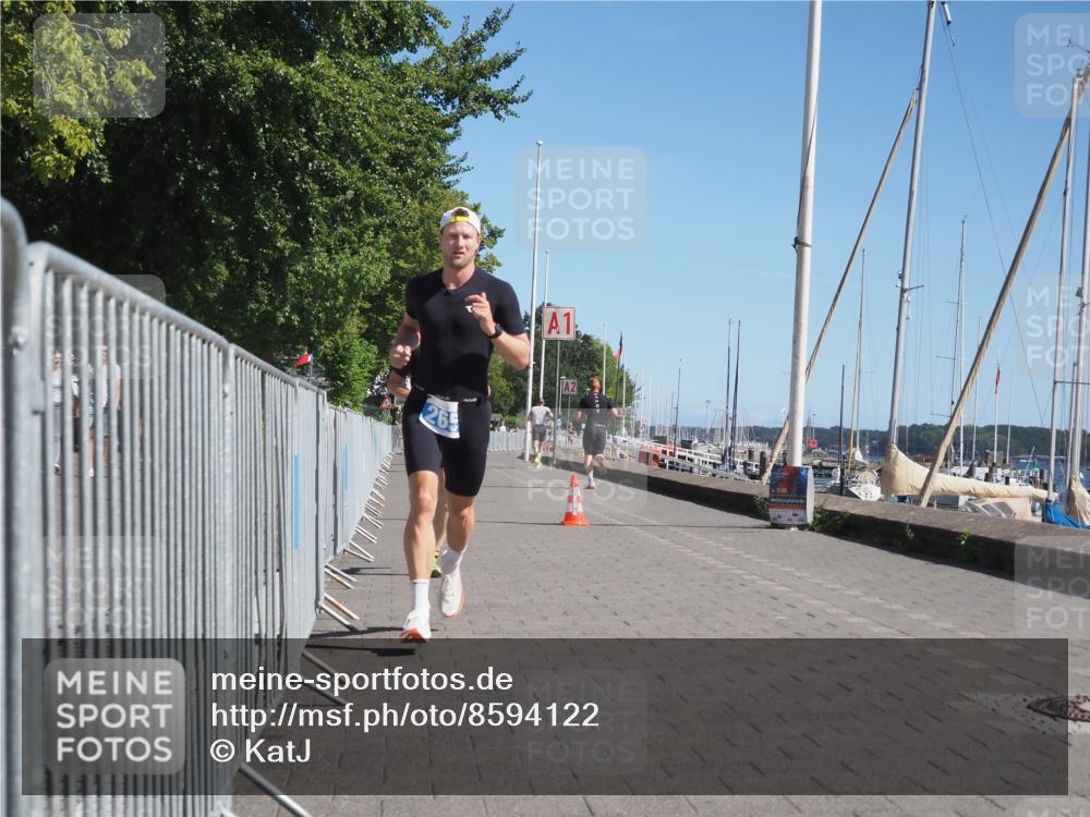 17.08.2025 - KN Förde Triathlon 2025 KatJ http://msf.ph/oto/8594122 17.08.2025 11:39:31 Laufen 265, 267 meine-sportfotos.de