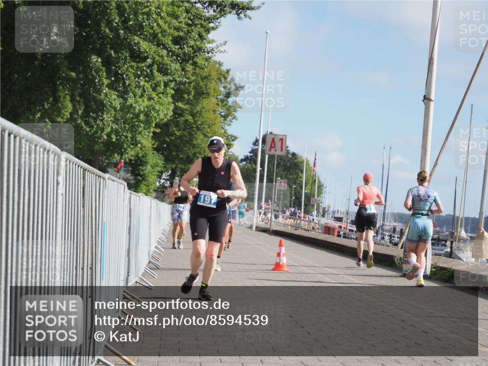 17.08.2025 - KN Förde Triathlon 2025 KatJ http://msf.ph/oto/8594539 17.08.2025 10:22:50 Laufen 107, 145, 197, 202 meine-sportfotos.de