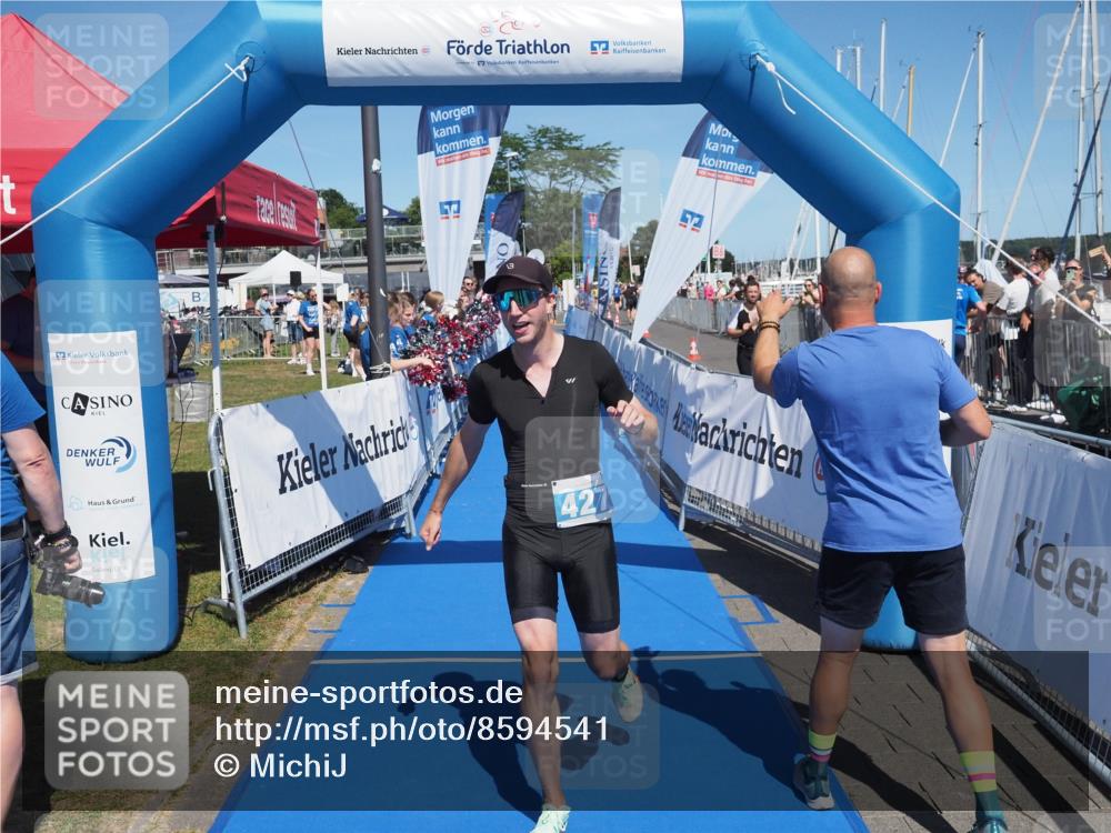 17.08.2025 - KN Förde Triathlon 2025 MichiJ http://msf.ph/oto/8594541 17.08.2025 13:55:16 Laufen 427, 470 meine-sportfotos.de