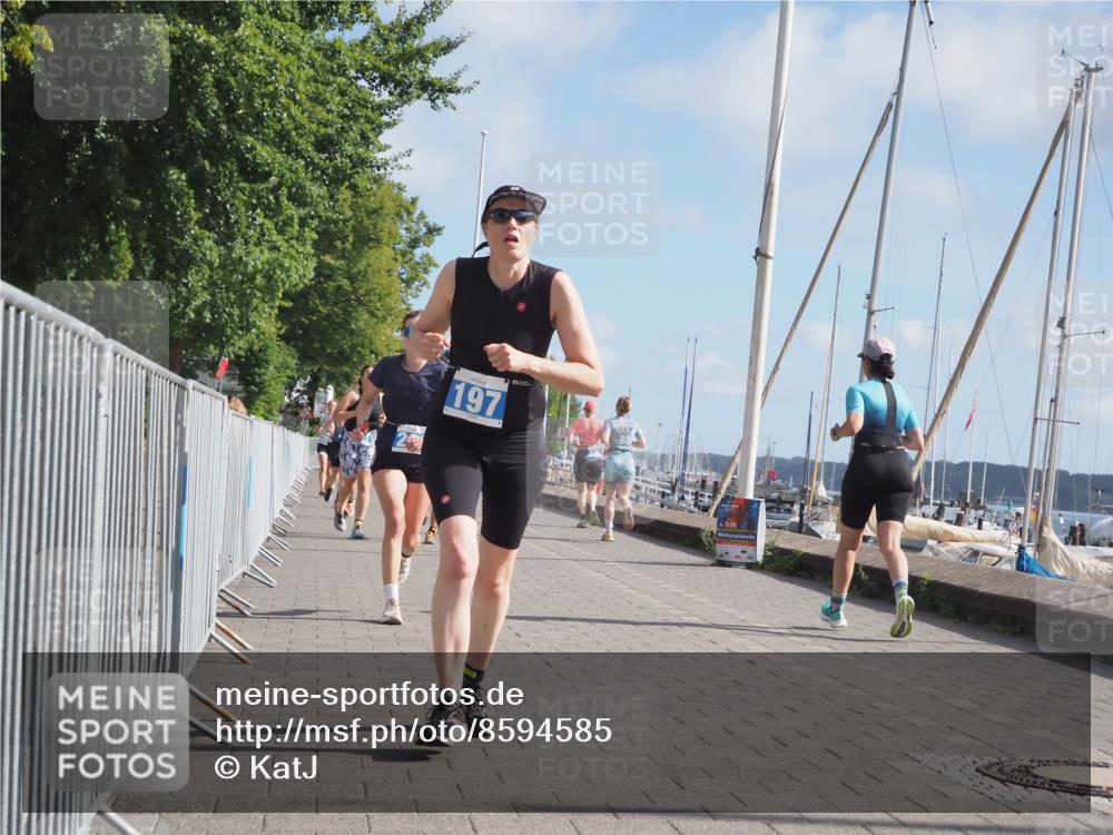 17.08.2025 - KN Förde Triathlon 2025 KatJ http://msf.ph/oto/8594585 17.08.2025 10:22:53 Laufen 107, 111, 145, 197, 202 meine-sportfotos.de
