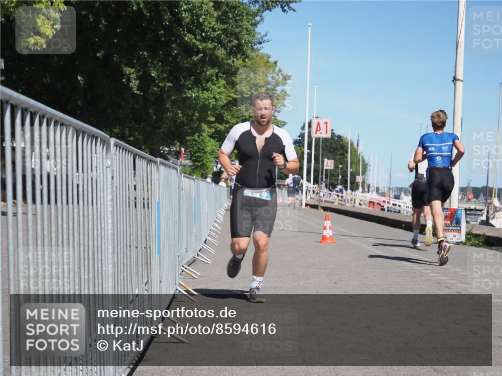 17.08.2025 - KN Förde Triathlon 2025 KatJ http://msf.ph/oto/8594616 17.08.2025 13:40:33 Laufen 357, 458 meine-sportfotos.de