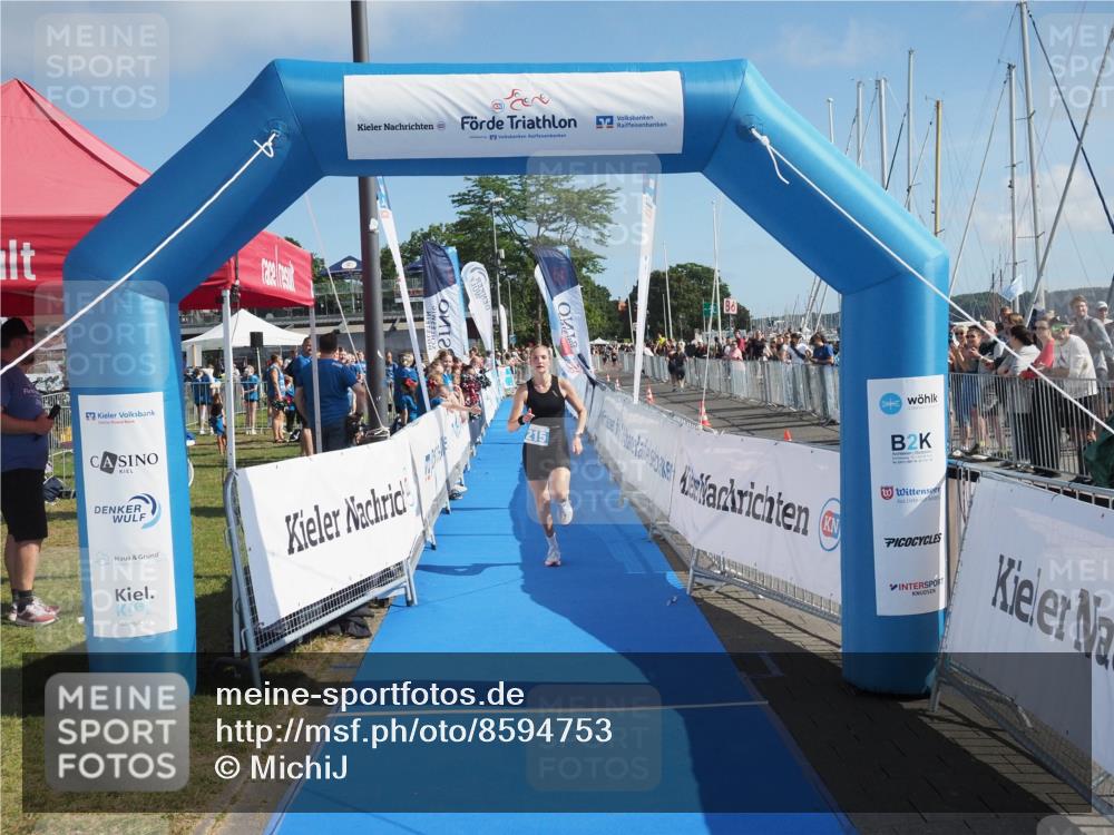 17.08.2025 - KN Förde Triathlon 2025 MichiJ http://msf.ph/oto/8594753 17.08.2025 10:38:41 Laufen 215 meine-sportfotos.de