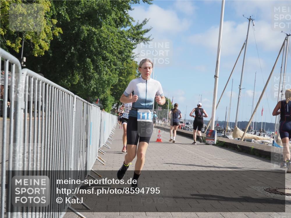 17.08.2025 - KN Förde Triathlon 2025 KatJ http://msf.ph/oto/8594795 17.08.2025 10:23:03 Laufen 111, 118, 249 meine-sportfotos.de