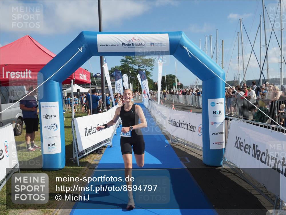 17.08.2025 - KN Förde Triathlon 2025 MichiJ http://msf.ph/oto/8594797 17.08.2025 10:38:42 Laufen 215 meine-sportfotos.de