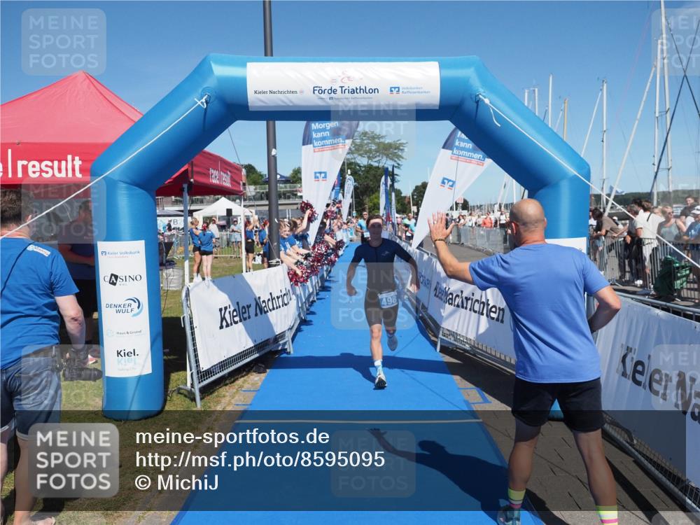 17.08.2025 - KN Förde Triathlon 2025 MichiJ http://msf.ph/oto/8595095 17.08.2025 13:56:16 Laufen 498, 532 meine-sportfotos.de