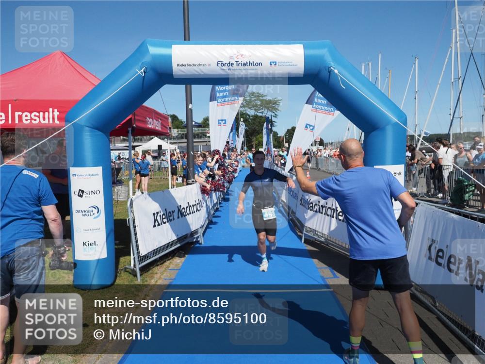 17.08.2025 - KN Förde Triathlon 2025 MichiJ http://msf.ph/oto/8595100 17.08.2025 13:56:16 Laufen 498, 532 meine-sportfotos.de
