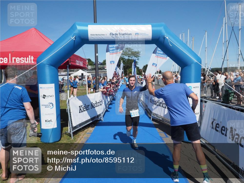 17.08.2025 - KN Förde Triathlon 2025 MichiJ http://msf.ph/oto/8595112 17.08.2025 13:56:17 Laufen 498, 532 meine-sportfotos.de